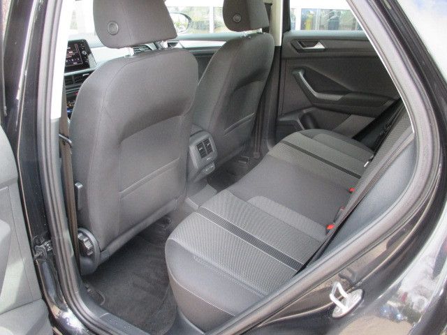 Volkswagen T-Roc 1.5 TSI DSG Life - Samsaru's Car Outlet