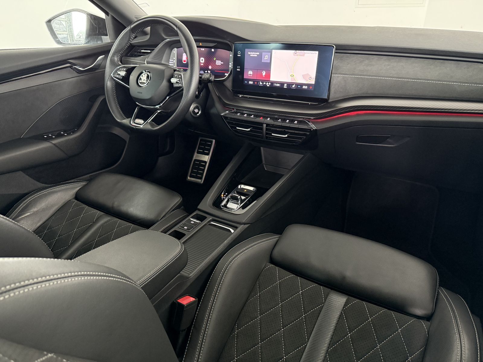 Skoda Octavia Combi RS - Samsaru's Car Outlet