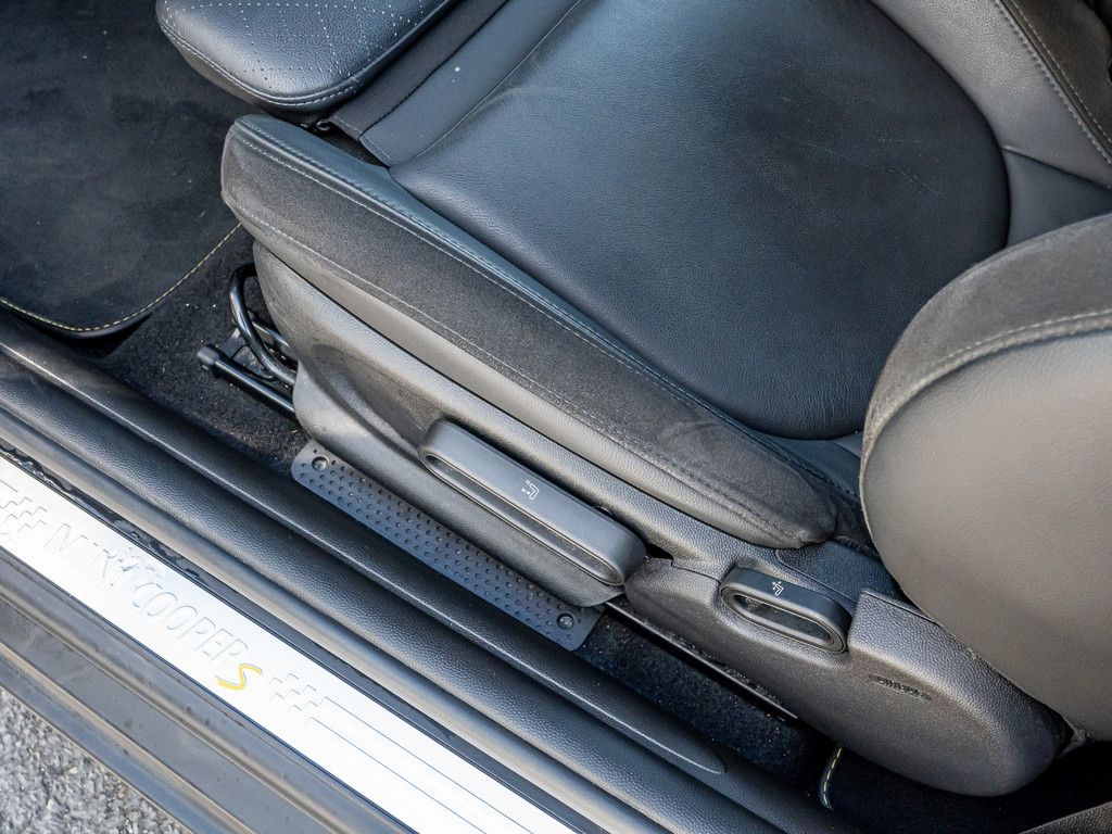 MINI Cooper SE Trim - Samsaru's Car Outlet