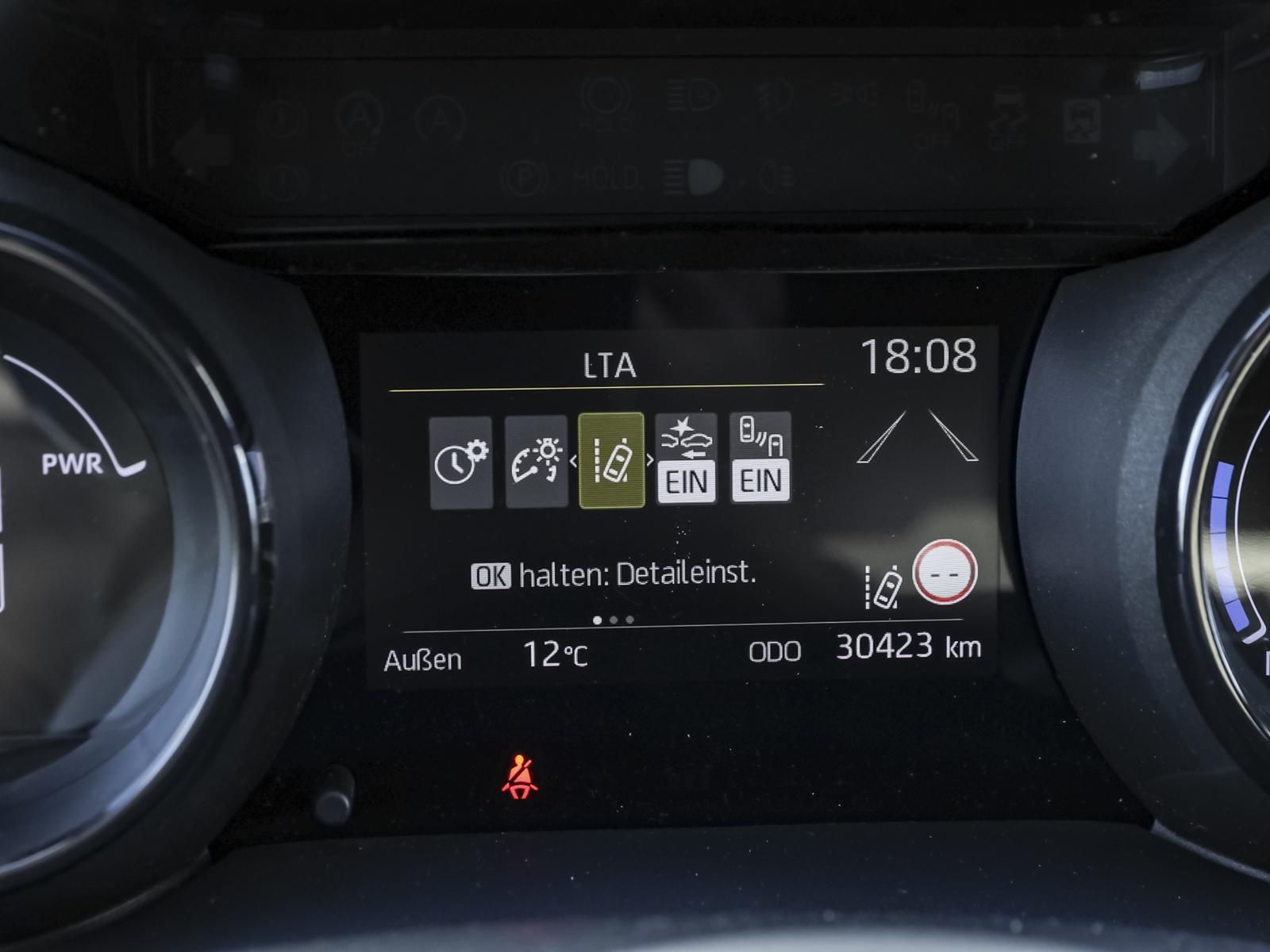 Toyota Yaris 1.5 Hybrid Style NAVI SHZ PDC KLIMA LM