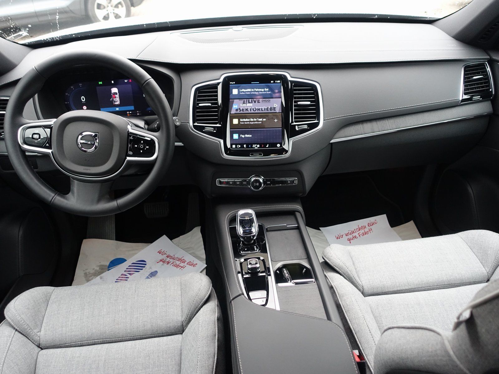 Volvo XC90 Plus Dark T8 AWD Plug-inHybrid/AHK/360°/H&K