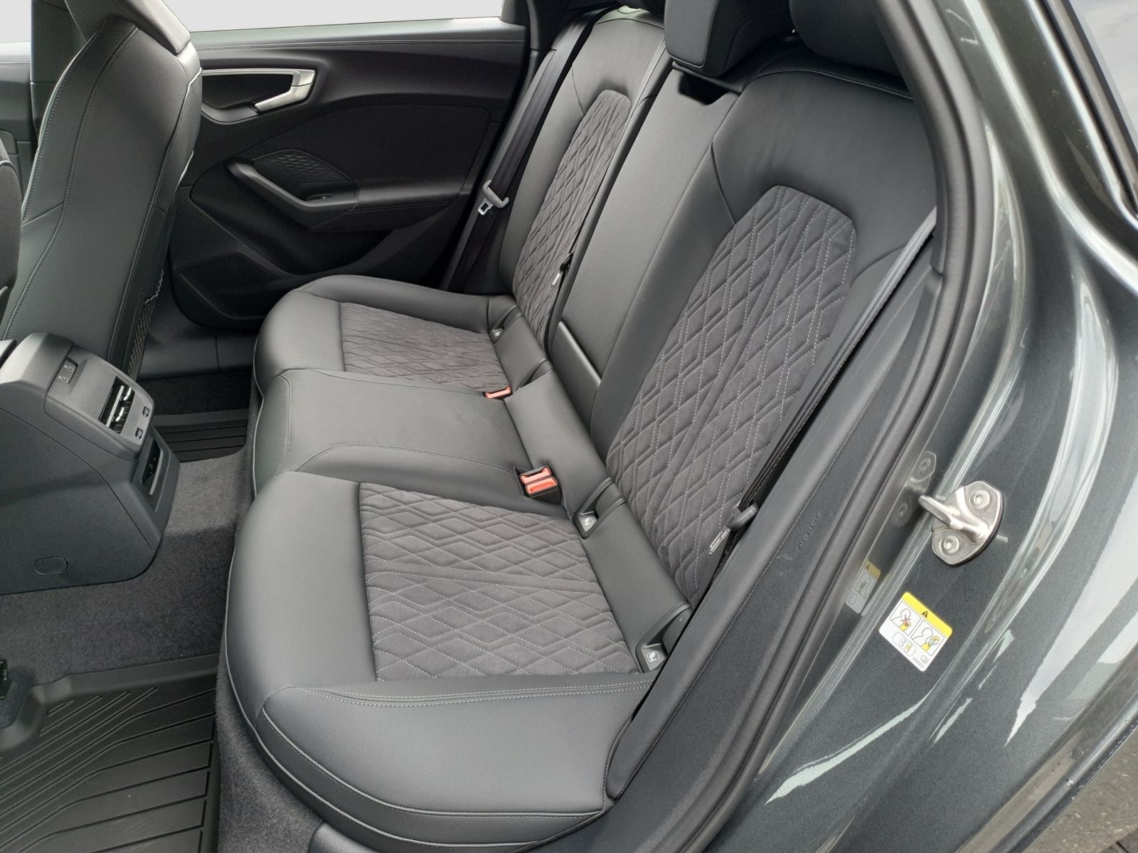 Audi A5 Avant 2,0TDI qu.S LINE*STANDH*AHK*MATRIX*TECH