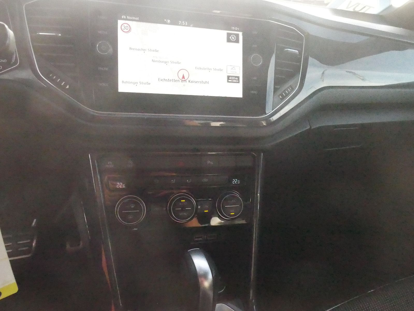 Volkswagen T-Roc Sport - Samsaru's Car Outlet