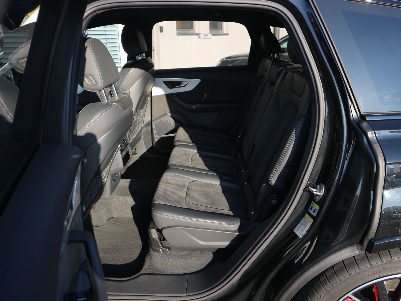 Audi Q7 S line 55 TFSI quattro 7-SITZER*AHK*PANO*STHZ