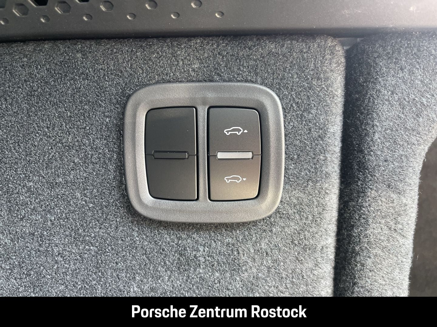 Porsche Macan 4 BOSE Rückfahrkamera Abstandstempomat LED