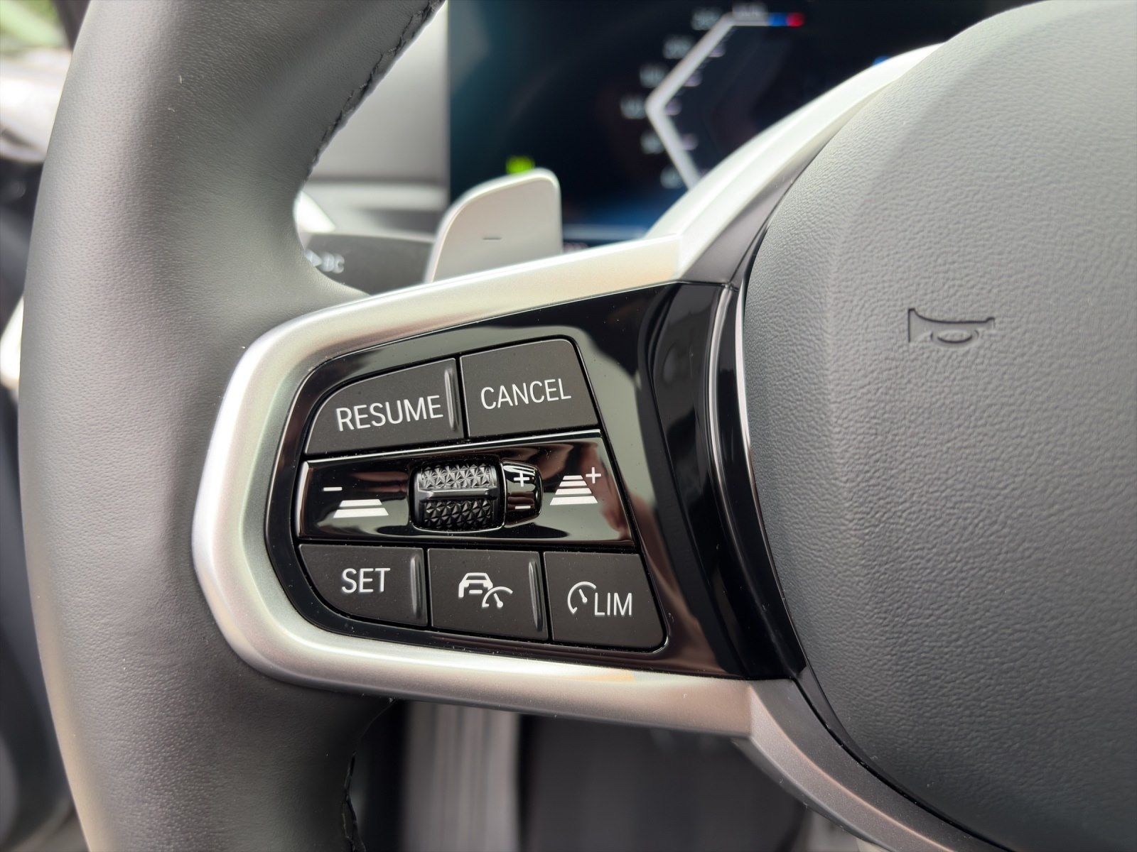 BMW 320i Limousine M-Sport Head-Up Glasdach DrivAss.