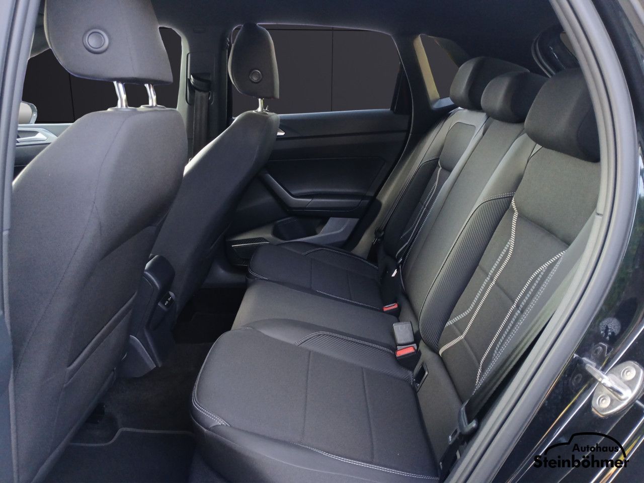 Volkswagen Polo Highline 1.0TSI DSG - Samsaru's Car Outlet