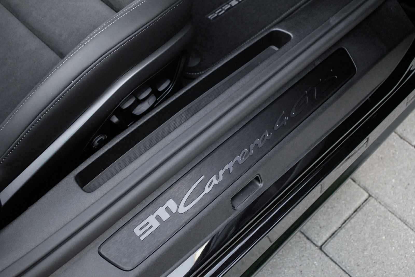 Porsche 911 992.2 Carrera 4 GTS T-Hybrid Cabriolet