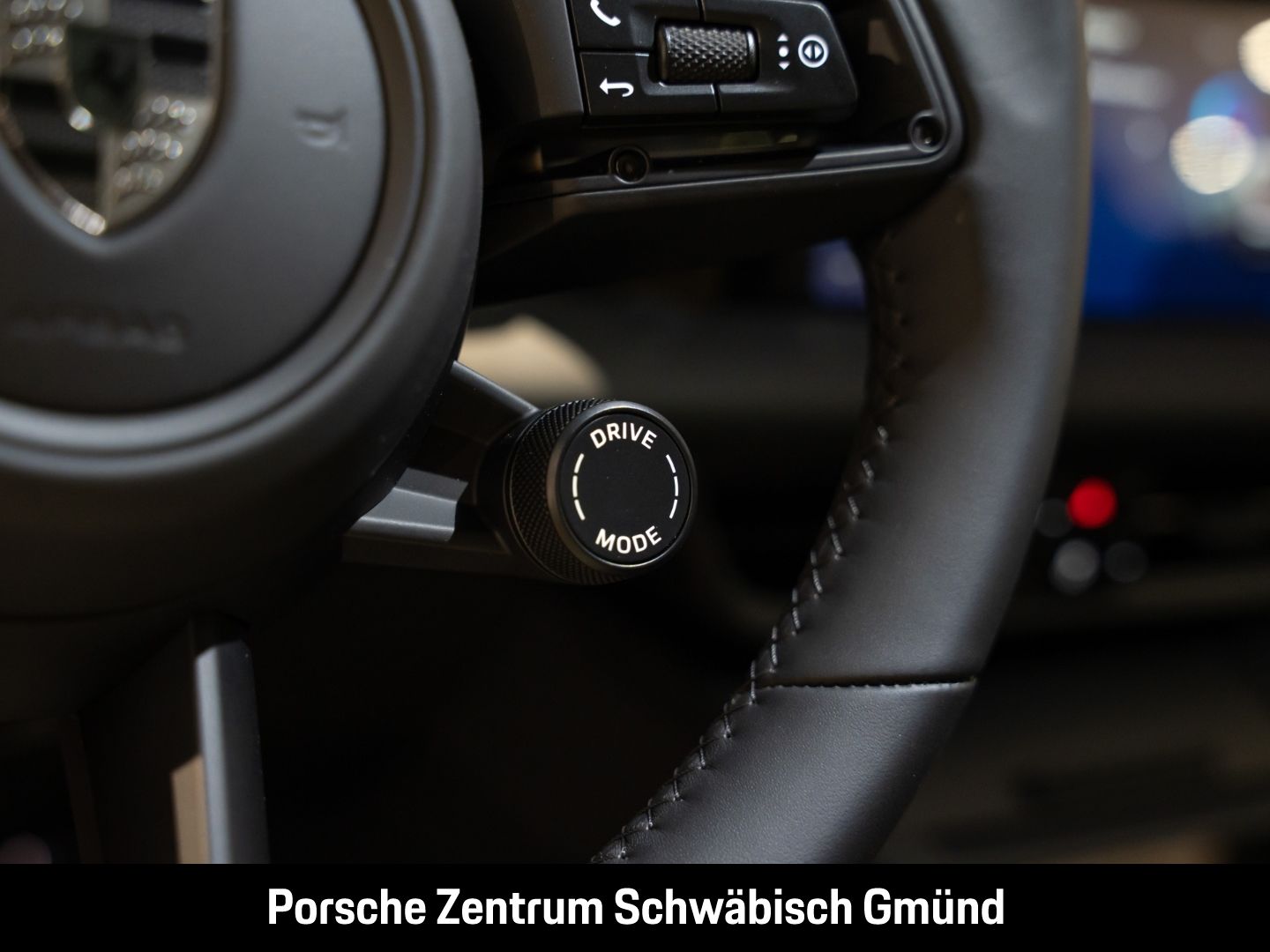 Porsche Macan Turbo BOSE Luftfederung Panoramadach LED