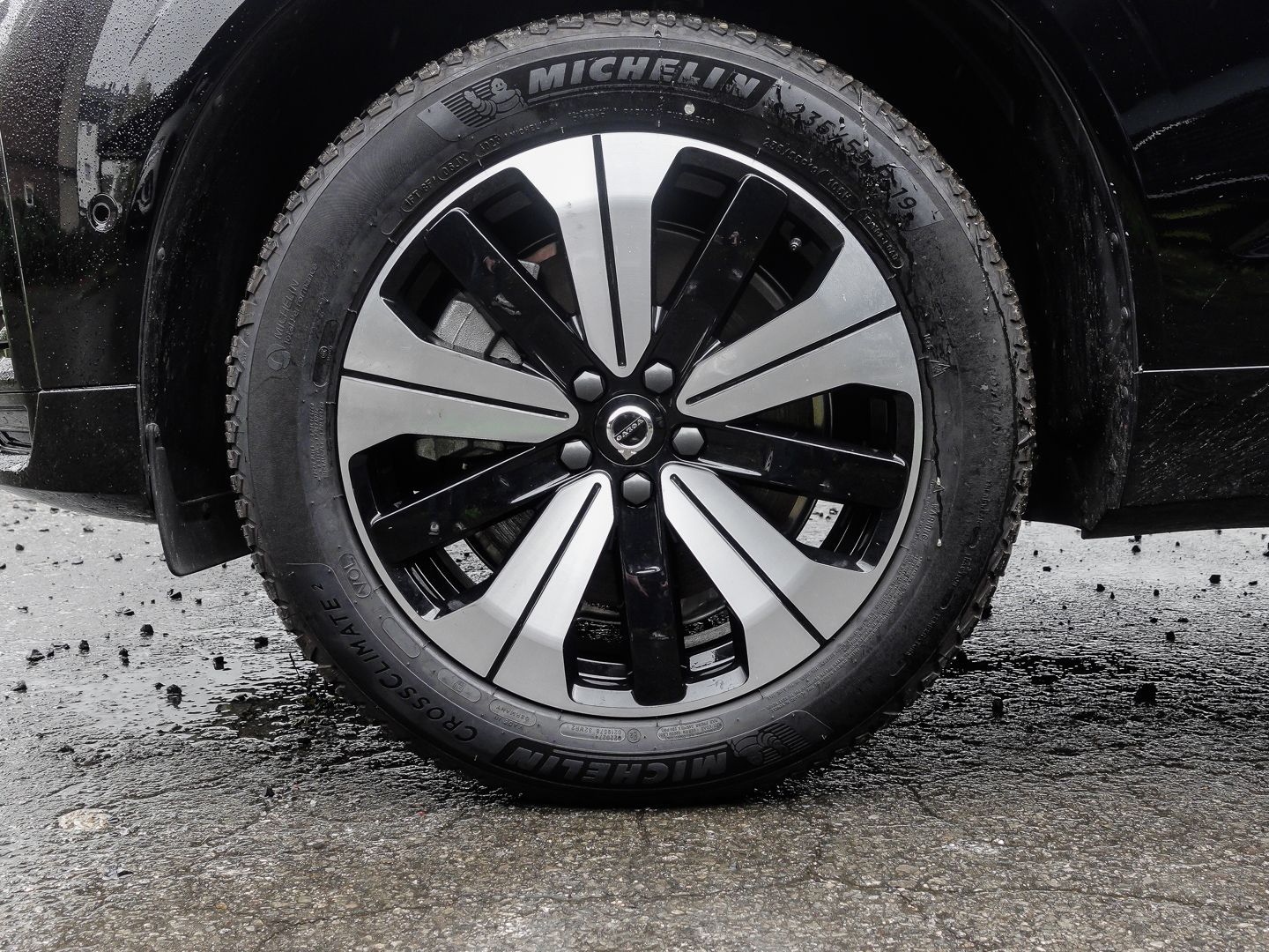 Volvo XC60 Plus Dark Recharge Plug-In Hybrid AWD T6 Tw