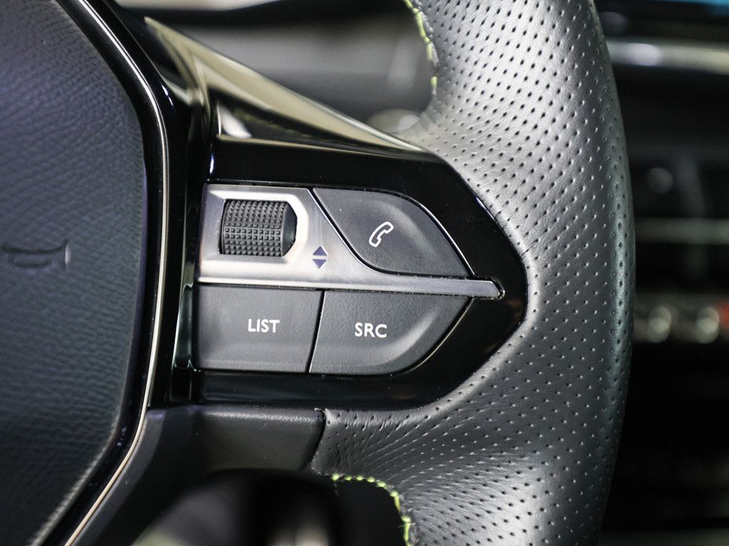 Peugeot e-208 GT-Pack - Samsaru's Car Outlet