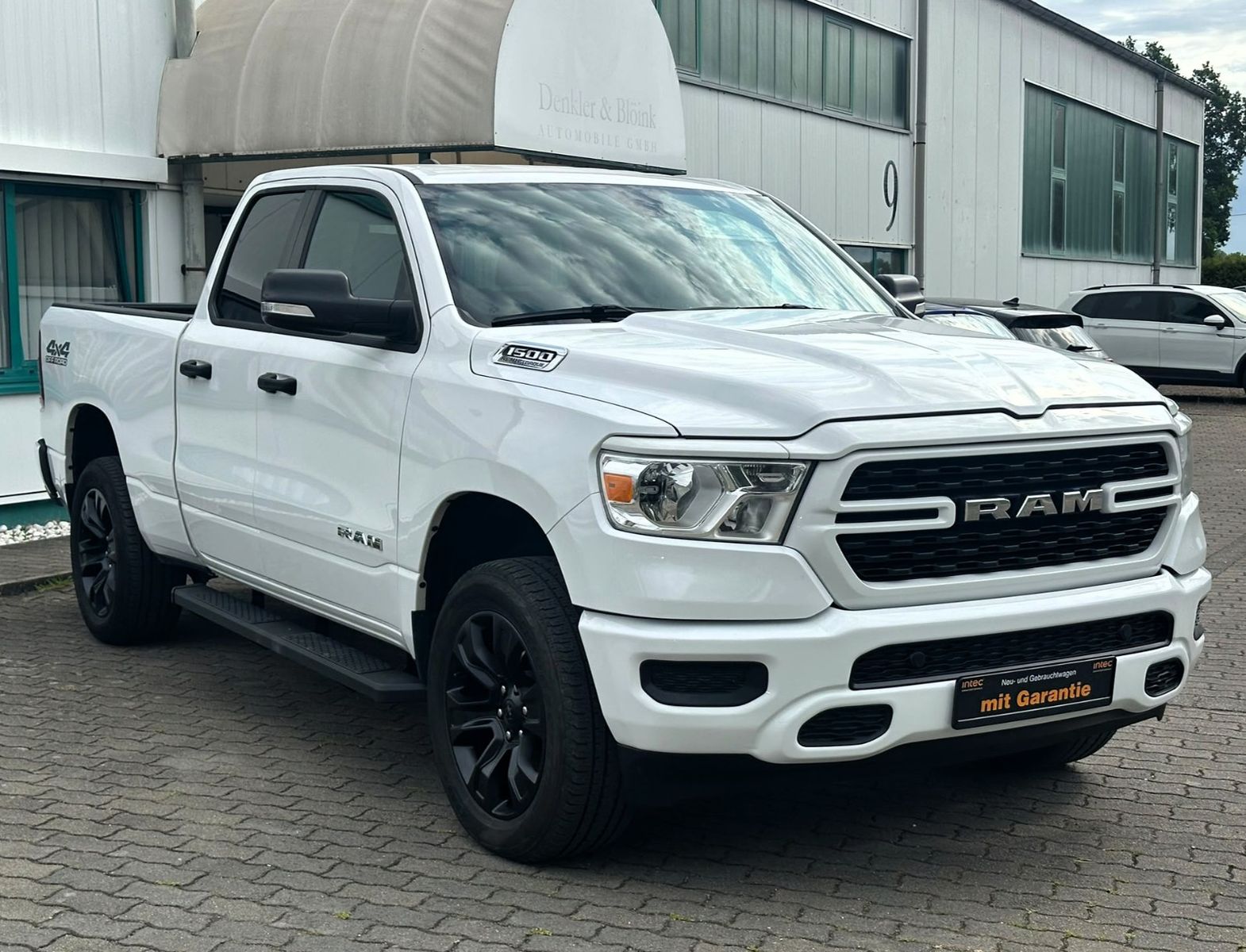 Dodge RAM 1500 5.7l 4x4 Quad Cab , Navi-App