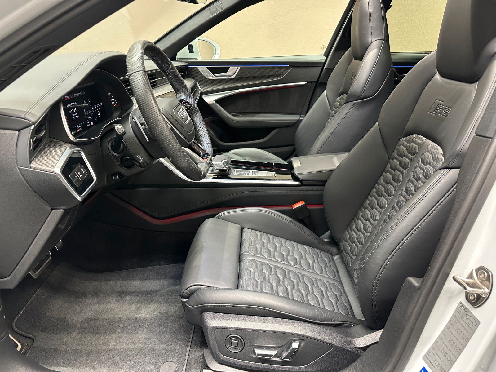 Audi RS6 Avant 4.0 TFSI quattro *1.HAND*KERAMIK*PANO*