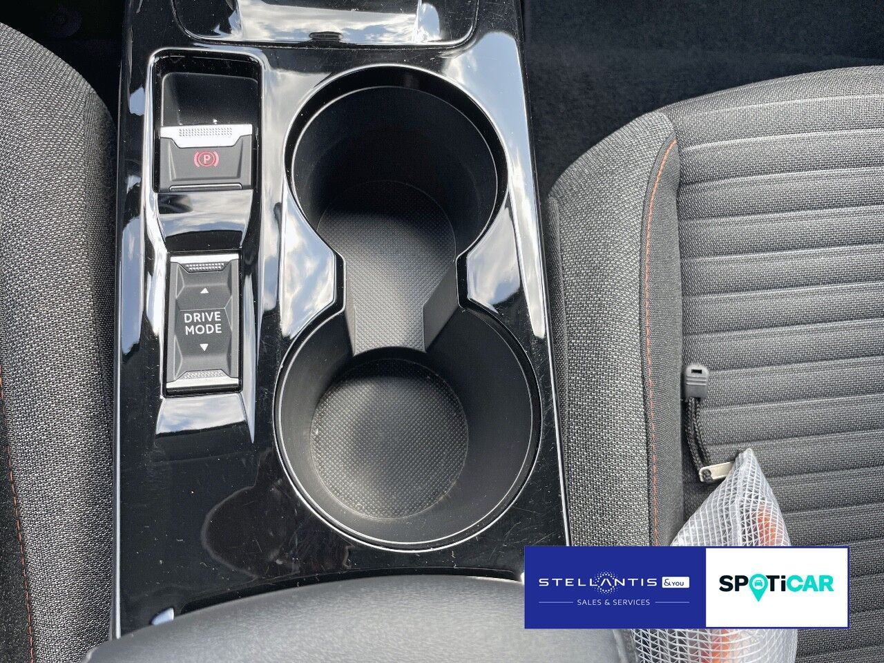 Peugeot 208 Elektro ACTIVE - Samsaru's Car Outlet