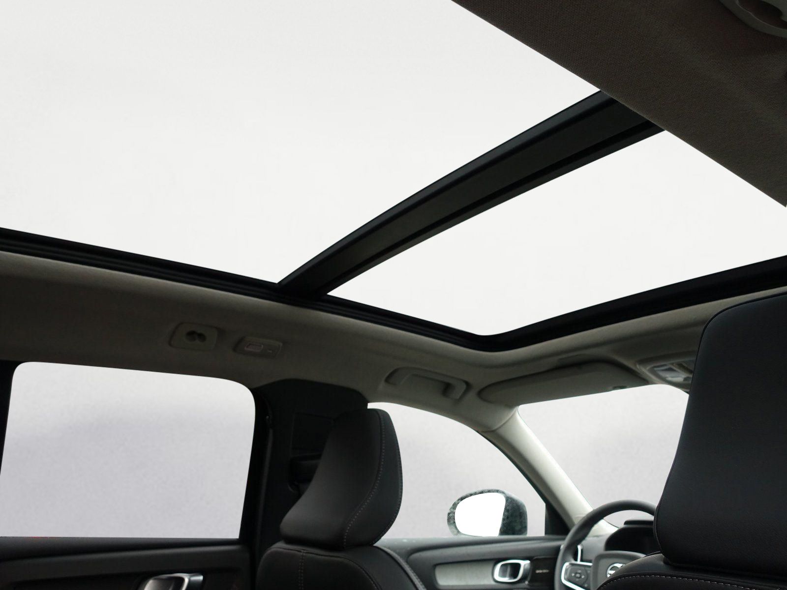 Volvo XC40 Ultra B4 Dark - Samsaru's Car Outlet