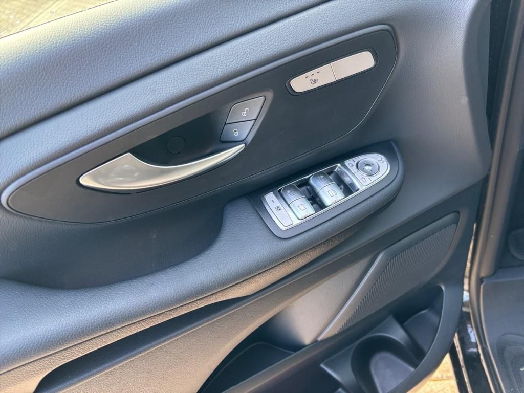 Mercedes-Benz V 220 d EDITION - Samsaru's Car Outlet