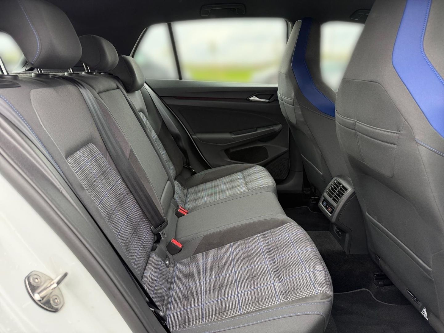 Volkswagen Golf 8 VIII GTE 1.4 eHybrid - Samsaru's Car Outlet