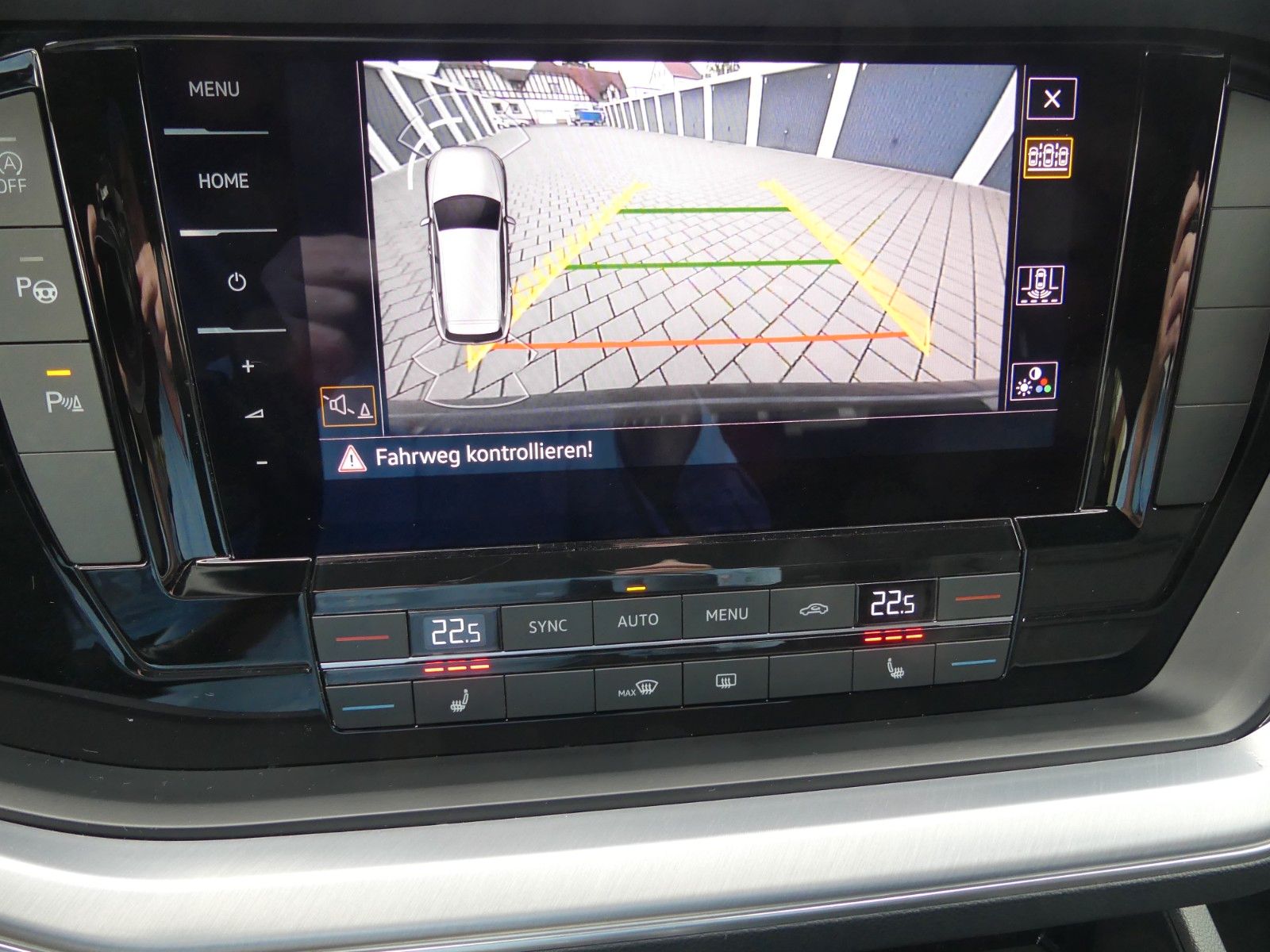Volkswagen Touareg Elegance 4Motion - Samsaru's Car Outlet