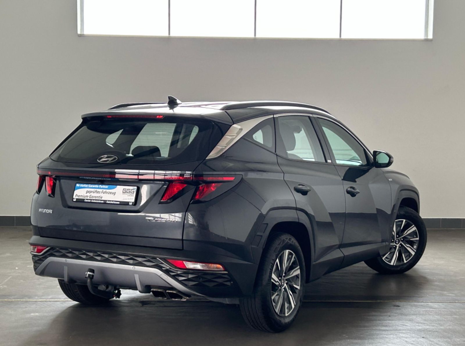 Hyundai Tucson - Samsaru's Car Outlet