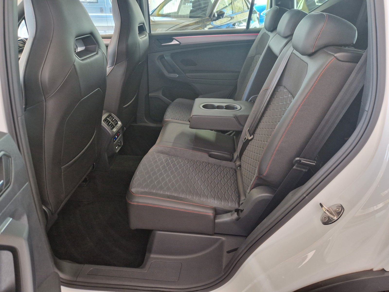 Seat Tarraco FR 2.0 TDI 4Drive DSG beats AHK Standhei