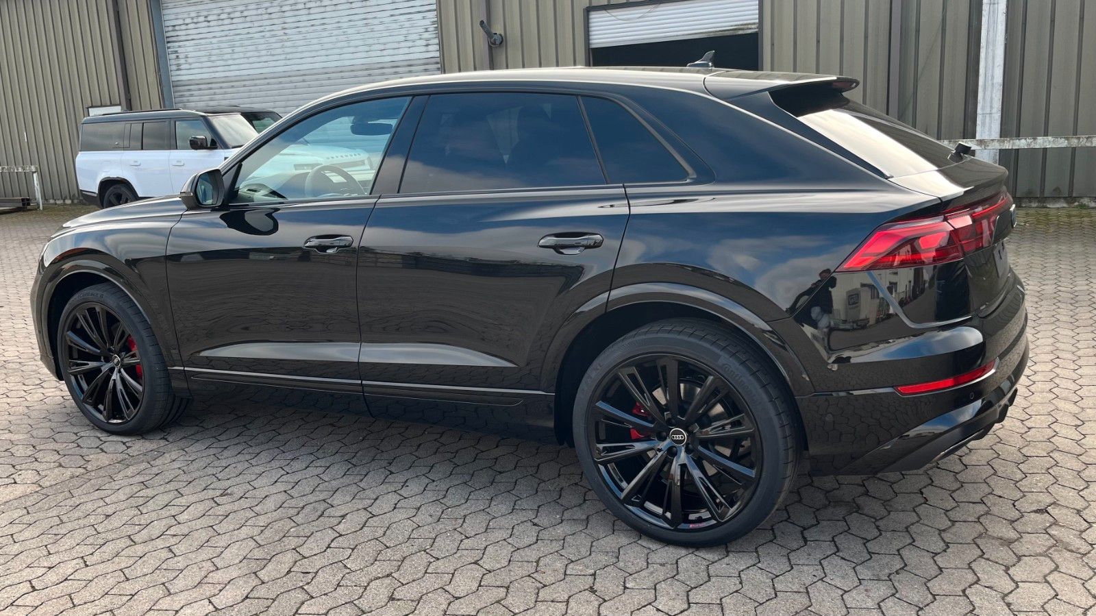 Audi Q8 50 TDI S-Line - Samsaru's Car Outlet