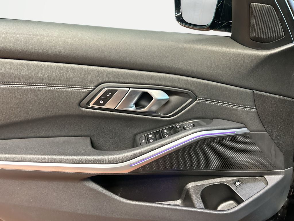 BMW 330e M Sport - Samsaru's Car Outlet