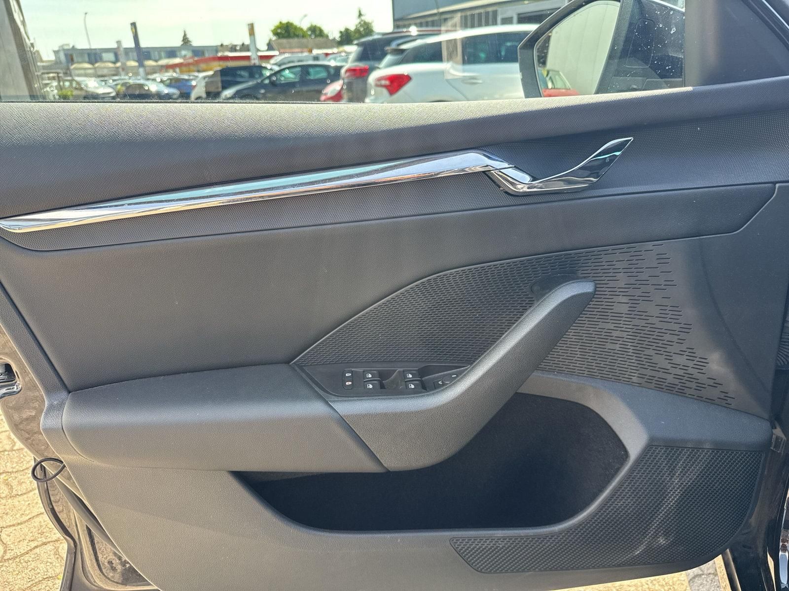 Skoda Octavia First Edition KEYLESS LED ACC LENKHZ PDC