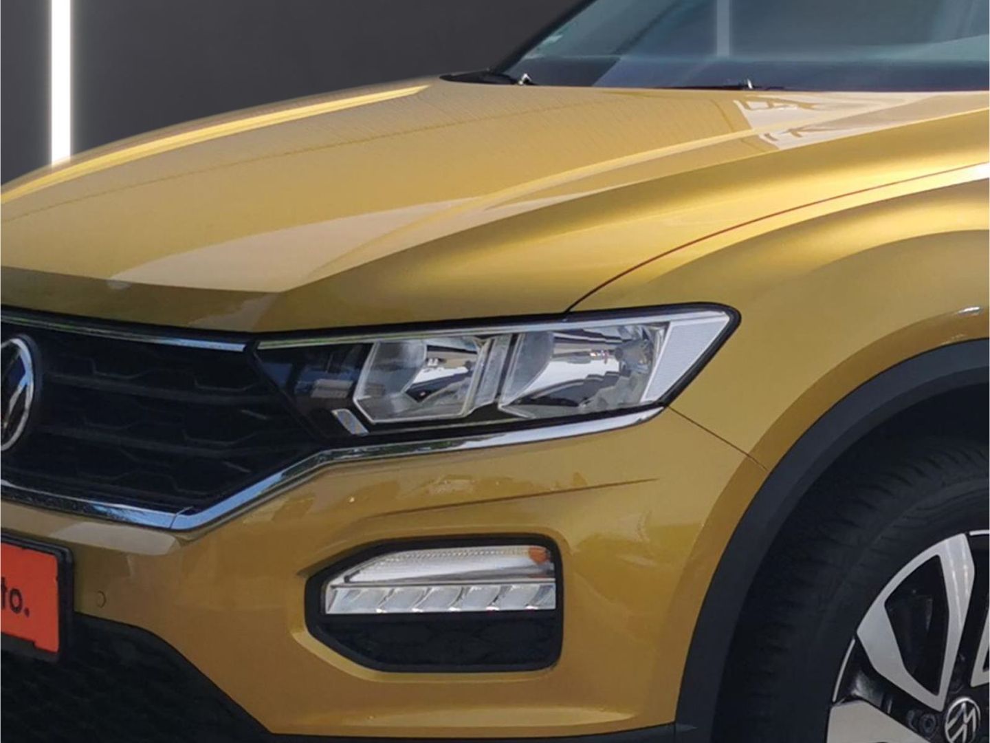 Volkswagen T-Roc Active 1.5 TSI DSG - Samsaru's Car Outlet