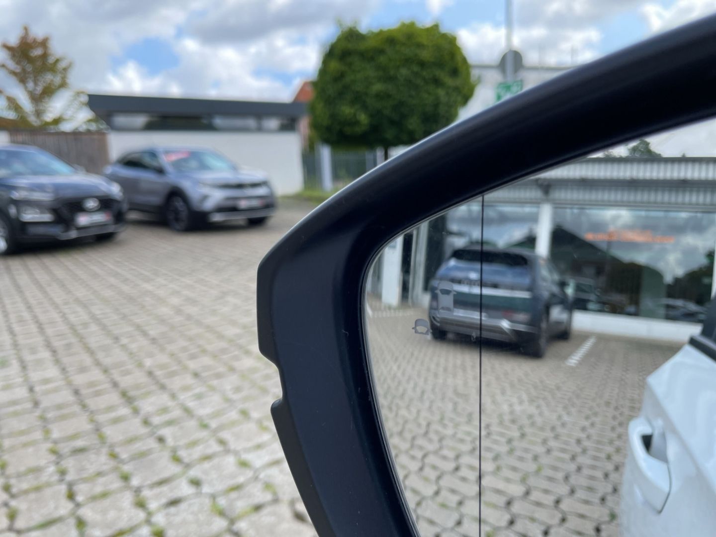 Honda Civic 2.0 e HEV Elegance *MIT WENIG KM!*