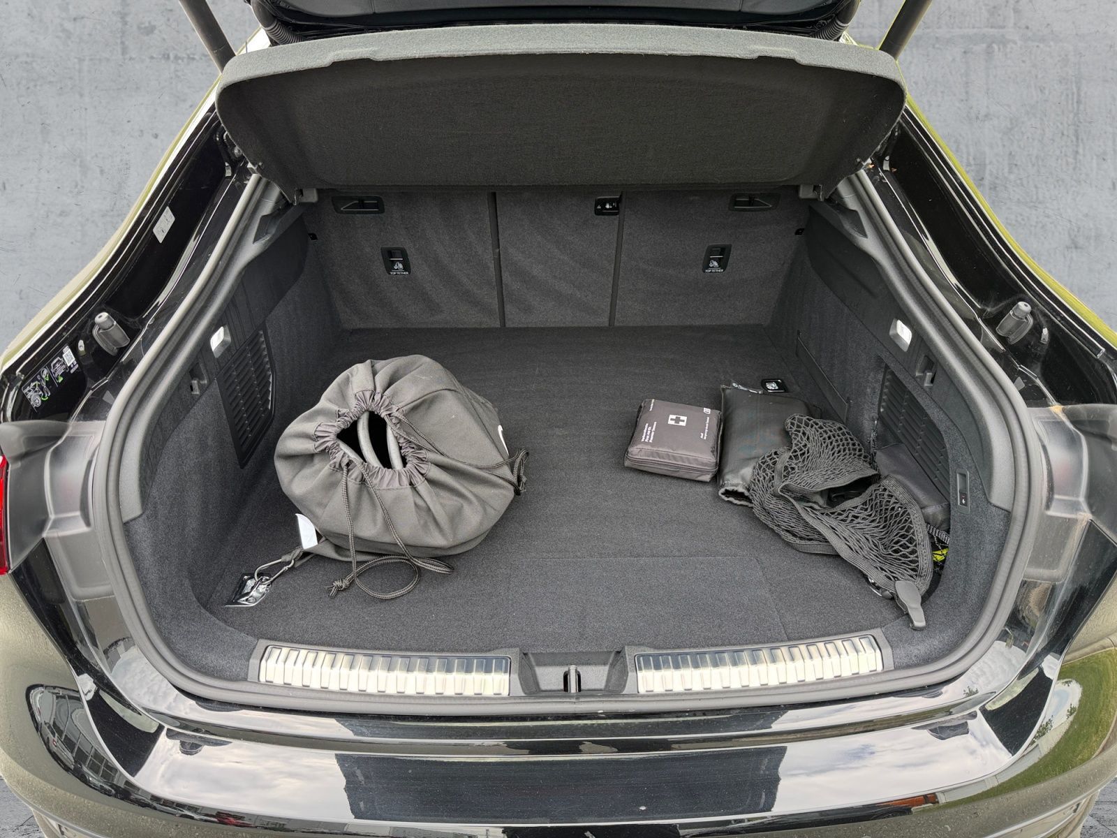 Audi A5 Lim e-hybrid 270kW S-LINE MATRIX+B&O+HuD+PANO