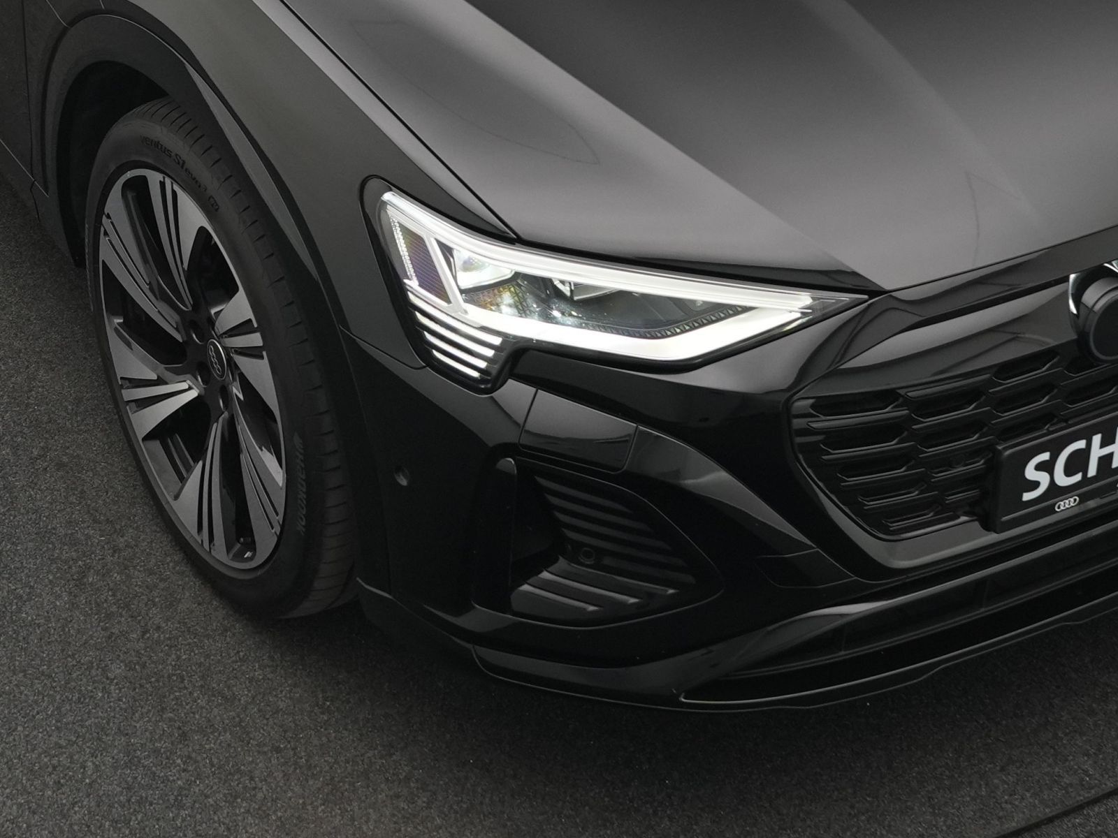 Audi Q8 e-tron S line 55 quattro *Opt.schw*PANO*AHK*