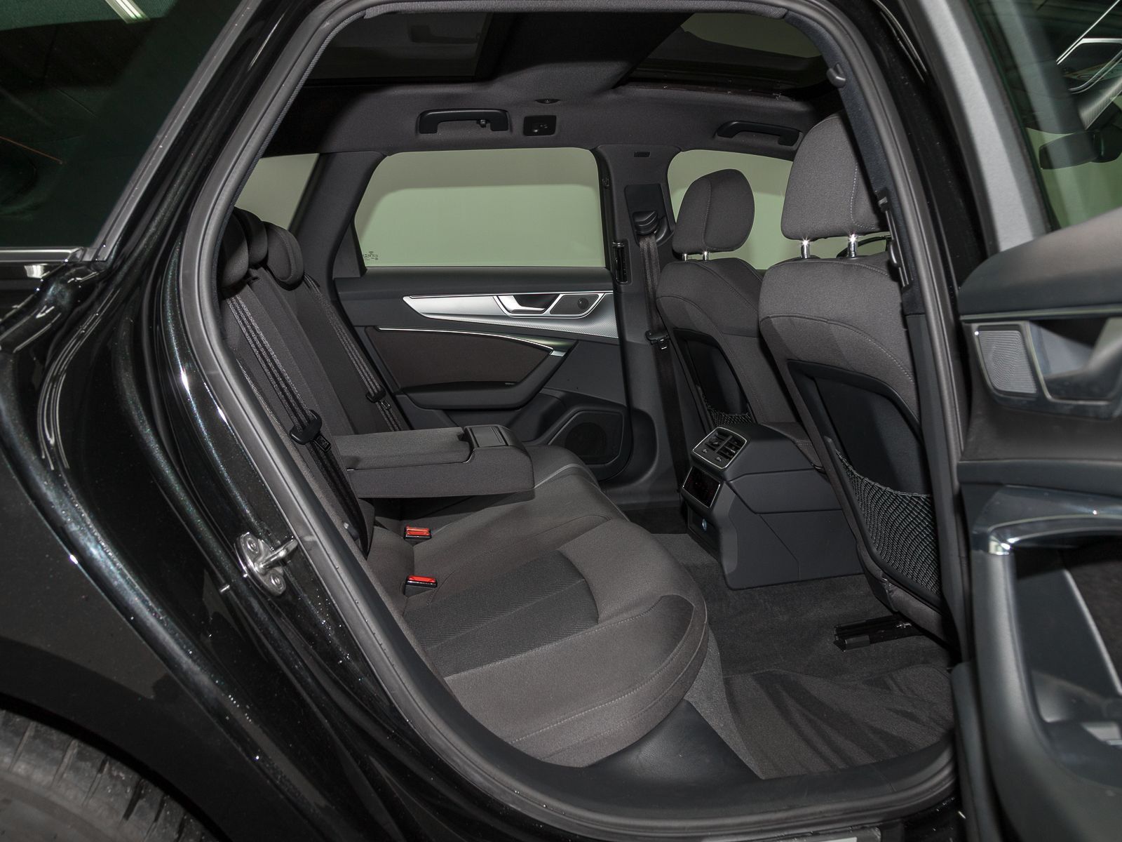 Audi A6 Avant 45 TFSI SPORT - Samsaru's Car Outlet