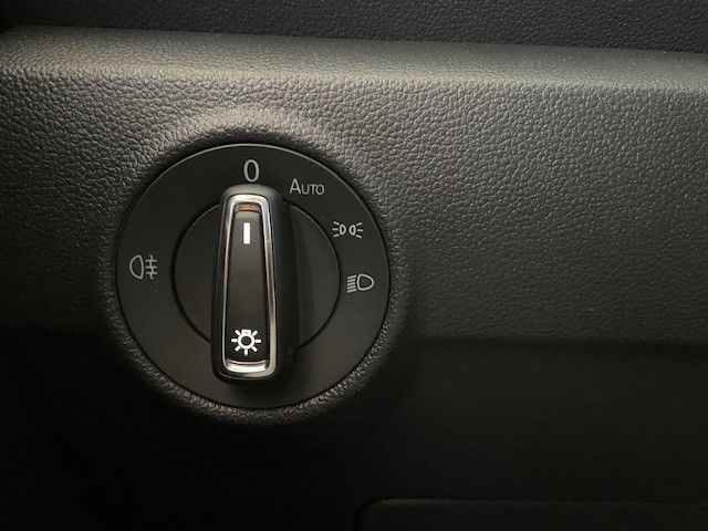 Volkswagen T-ROC Style - Samsaru's Car Outlet