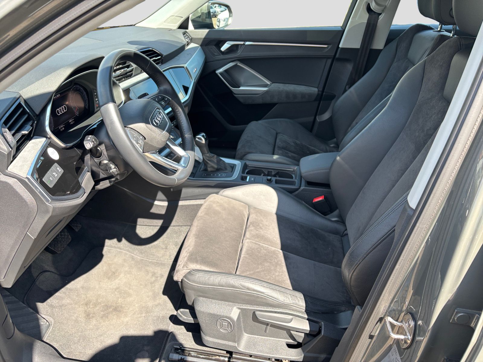 Audi Q3 Sportback 45TFSI qu S-line - Samsaru's Car Outlet