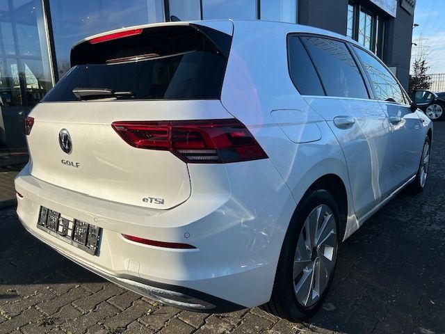 Volkswagen Golf VIII 1.5 eTSI Style - Samsaru's Car Outlet