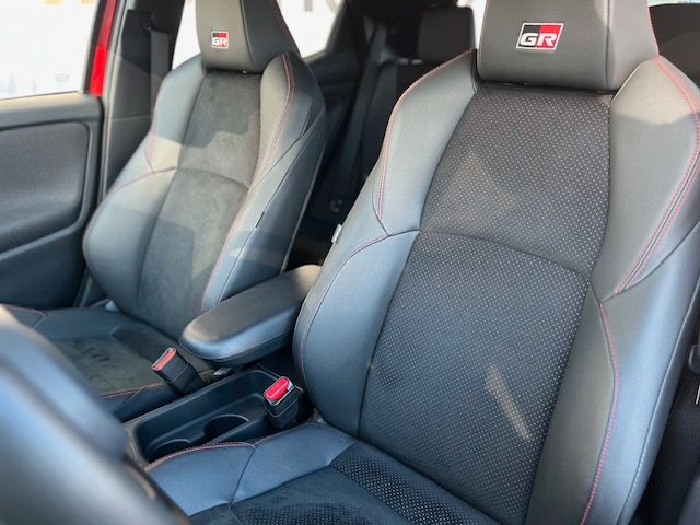 Toyota Yaris Hybrid 1.5 GR SPORT - Navi, JBL, HuD, PDC,