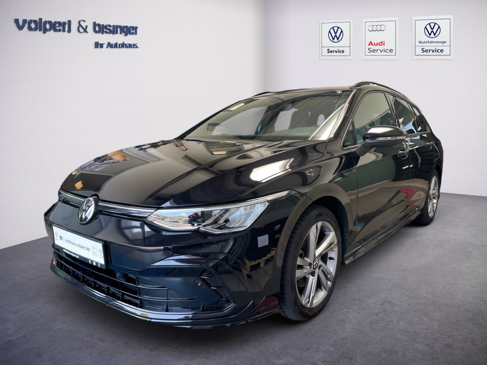 Volkswagen Golf Variant R-Line eTSI - Samsaru's Car Outlet