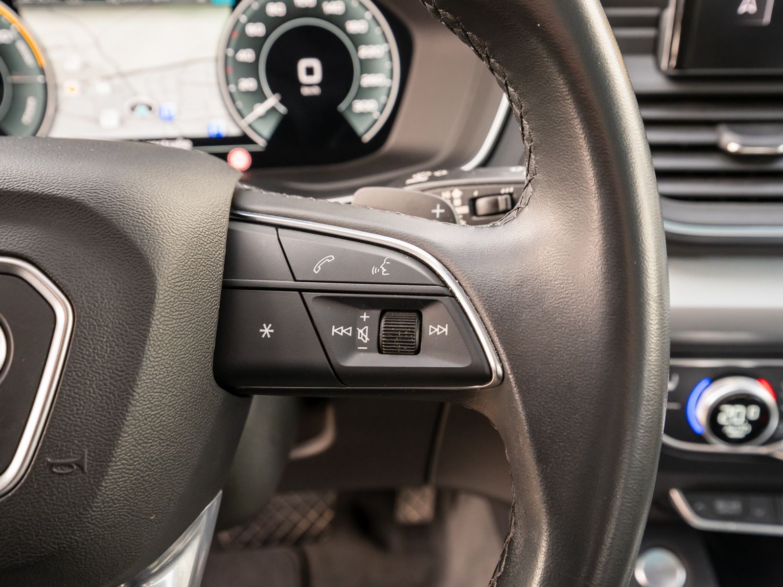 Audi Q5 S line 50TFSI e quattro NAVI LED AHK PANO RFK