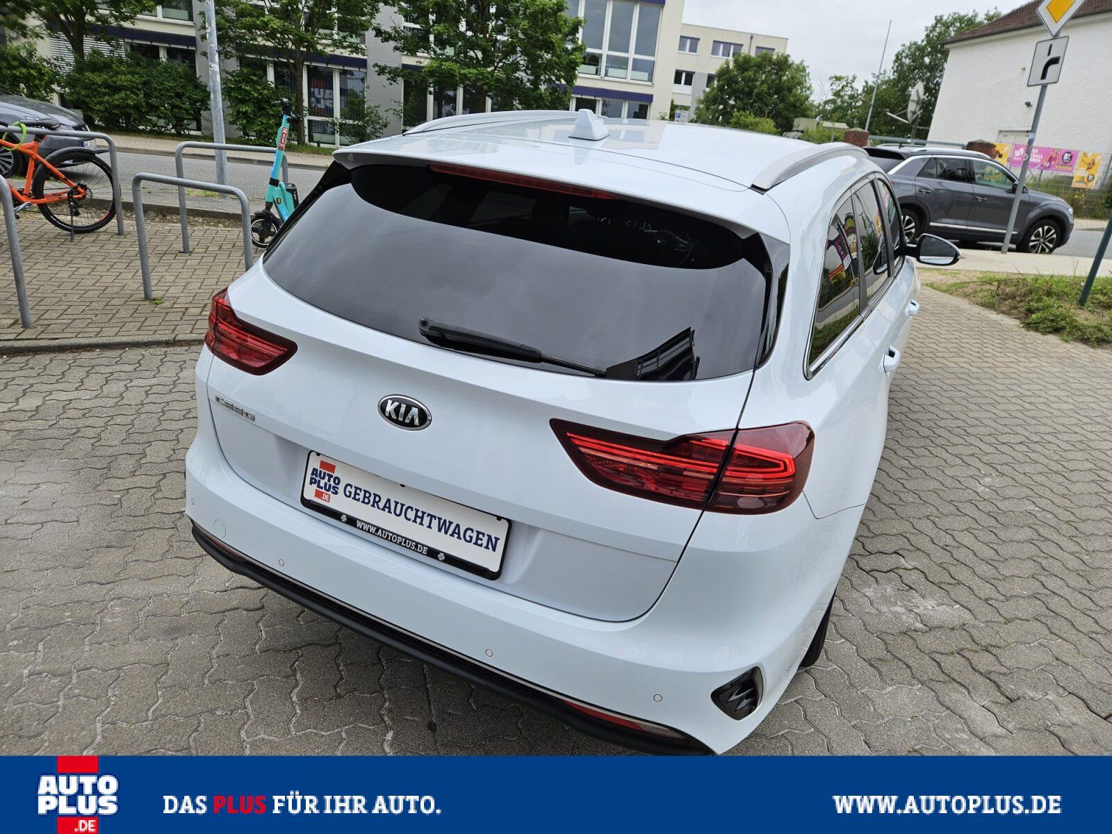 Kia Ceed SW 1.4 Attract - Samsaru's Car Outlet
