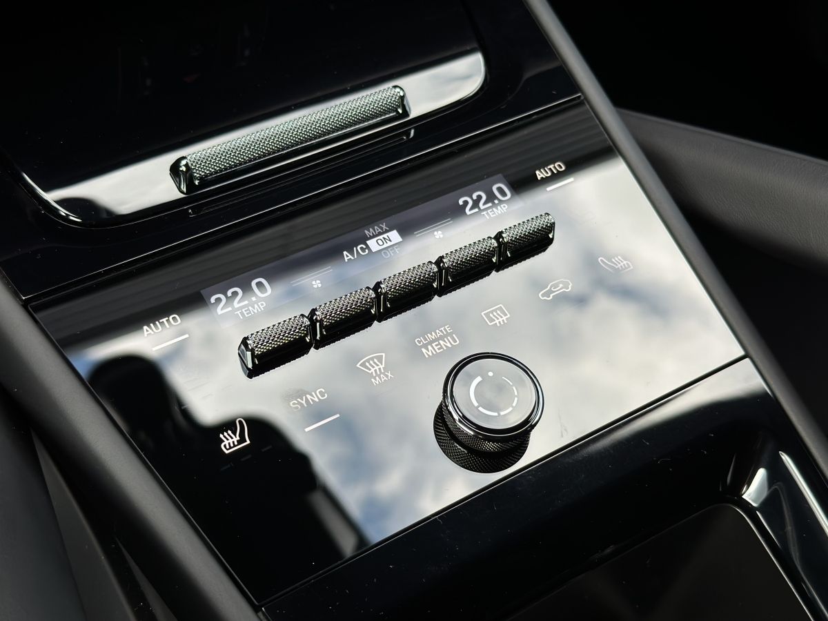 Porsche Cayenne E-Hybrid Coupe | Sportabgas | el. AHK |