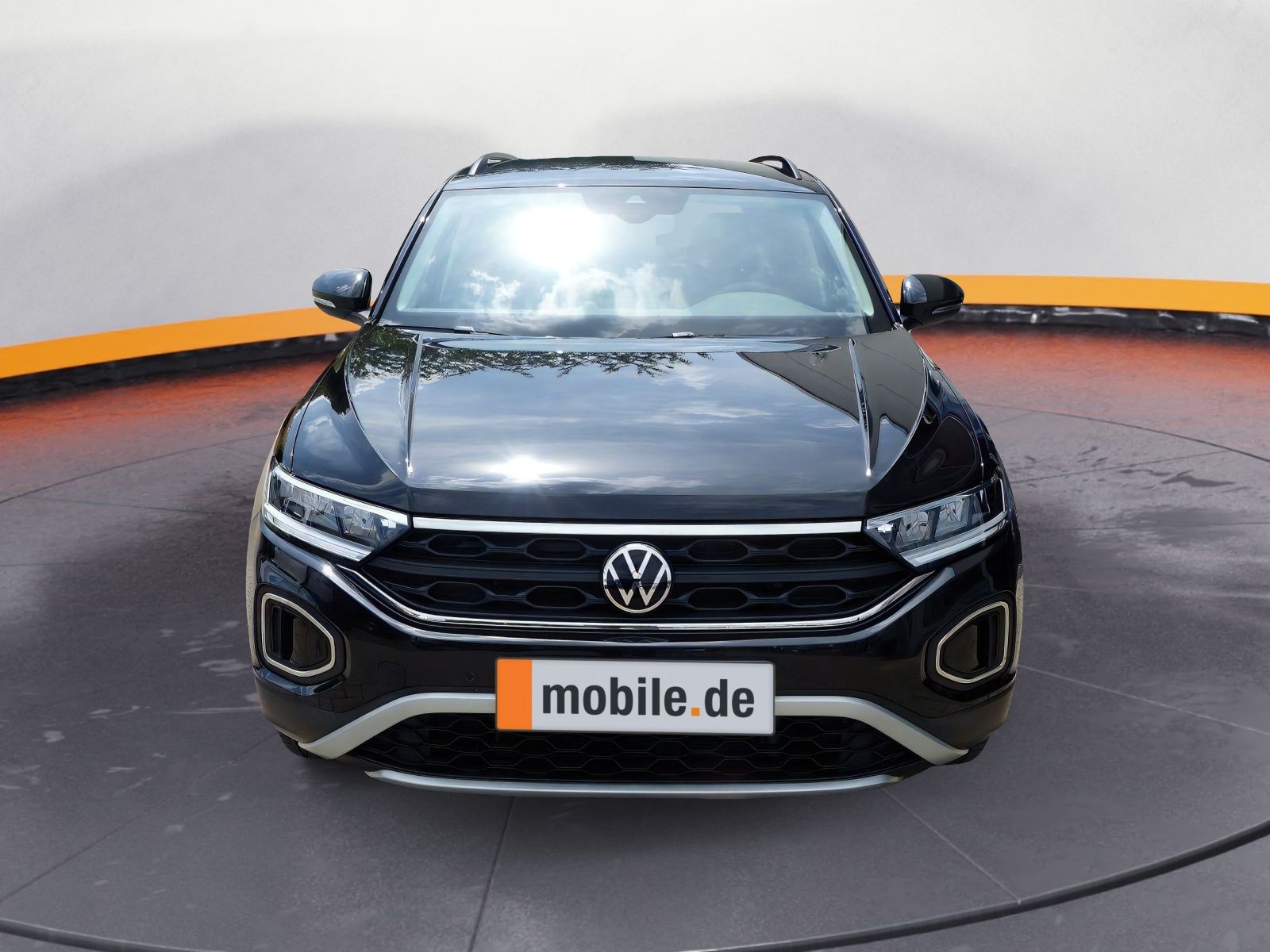 Volkswagen T-Roc 1.5 TSI DSG Life - Samsaru's Car Outlet