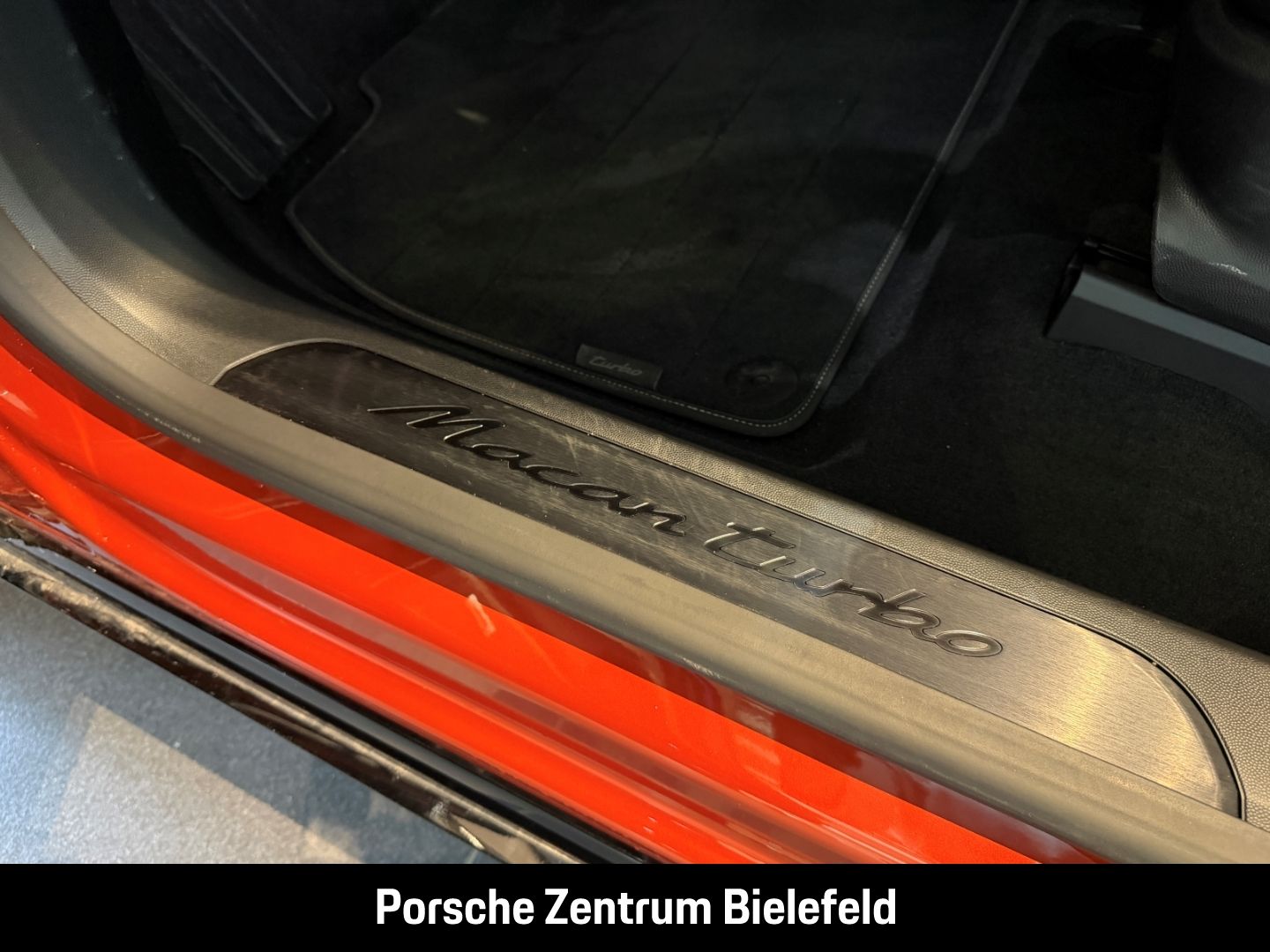 Porsche Macan Turbo HA-Lenkung InnoDrive Surround-View
