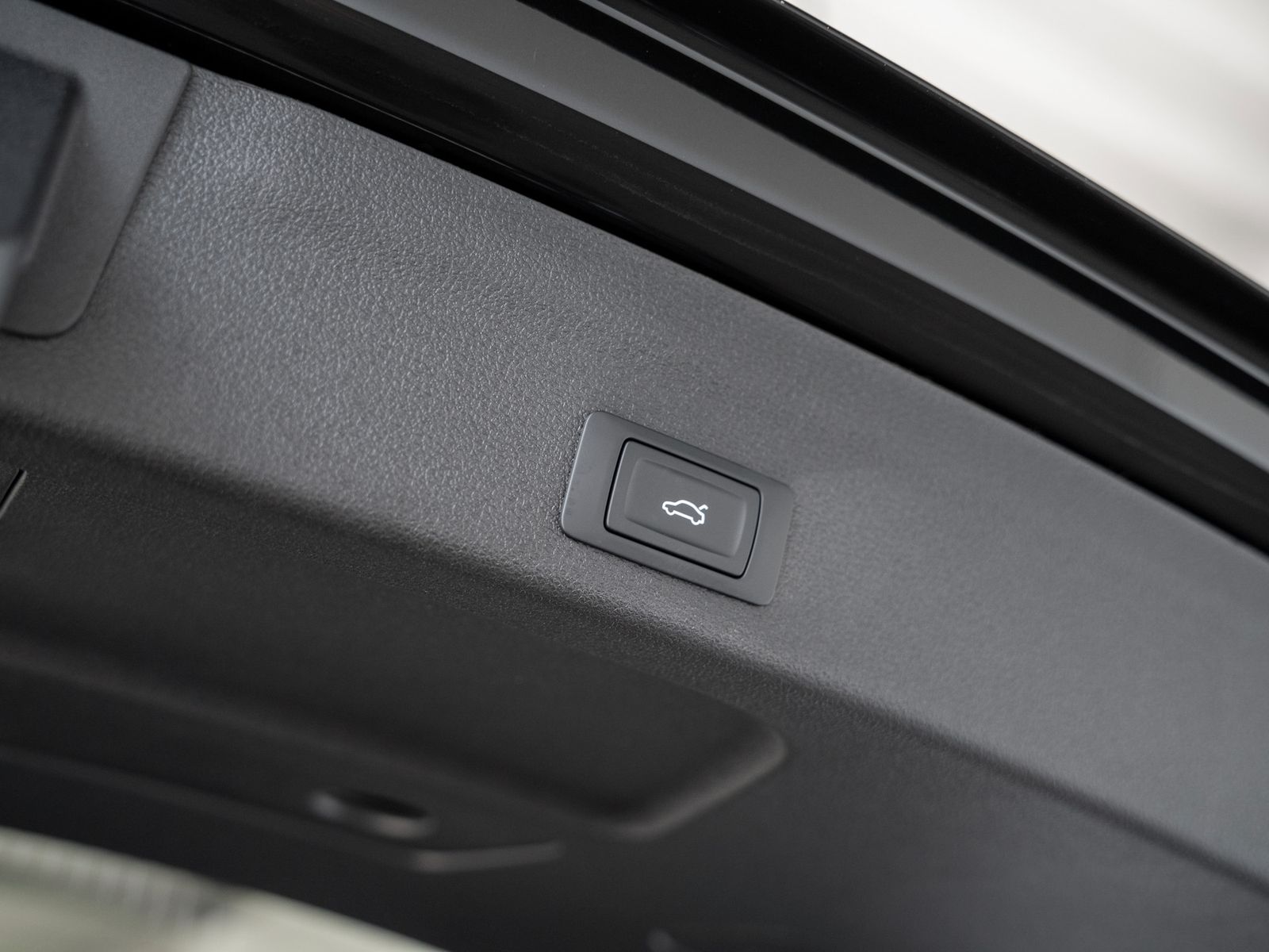 Audi A6 Avant 40 TDI S-Line Quattro S tronic - Samsaru's Car Outlet