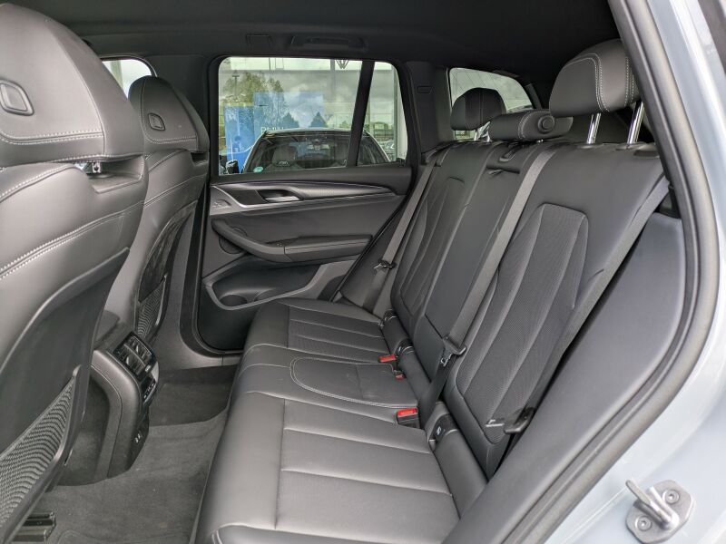 BMW X3 xDrive20i M Sport - Samsaru's Car Outlet