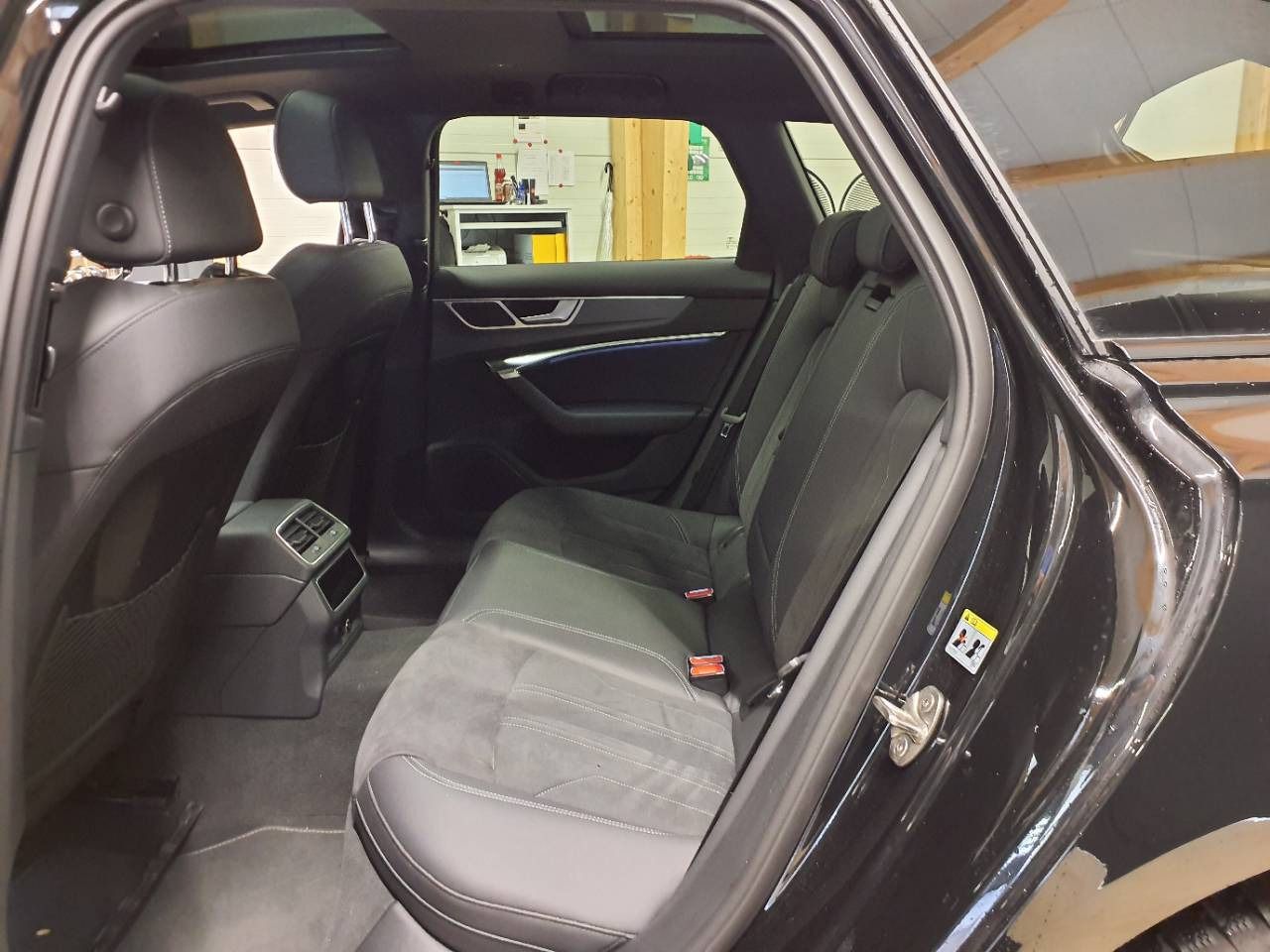 Audi A6 Avant 35 TDI S-TRONIC BLACK - Samsaru's Car Outlet