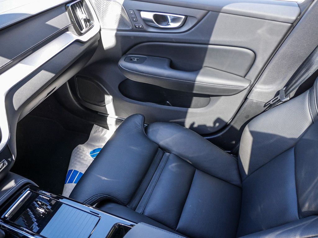 Volvo S60 T8 Ultimate Dark Recharge Plug-In Hybrid AWD