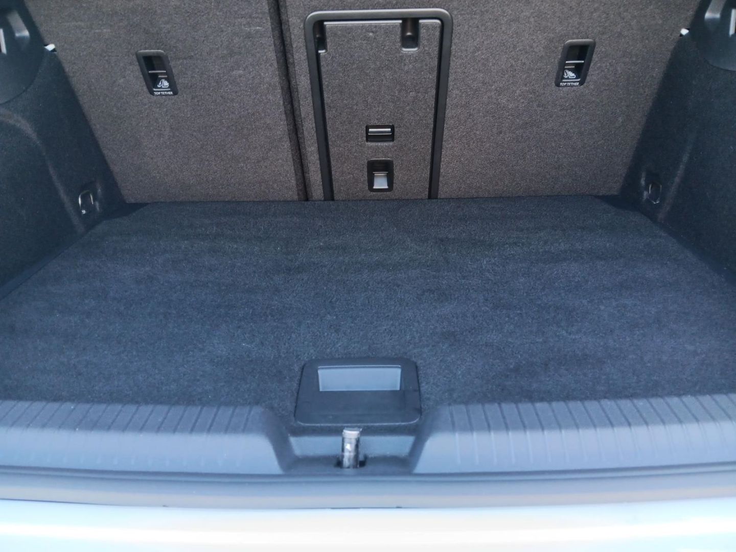 Volkswagen Golf 8 VIII Style 1.5 TSI - Samsaru's Car Outlet