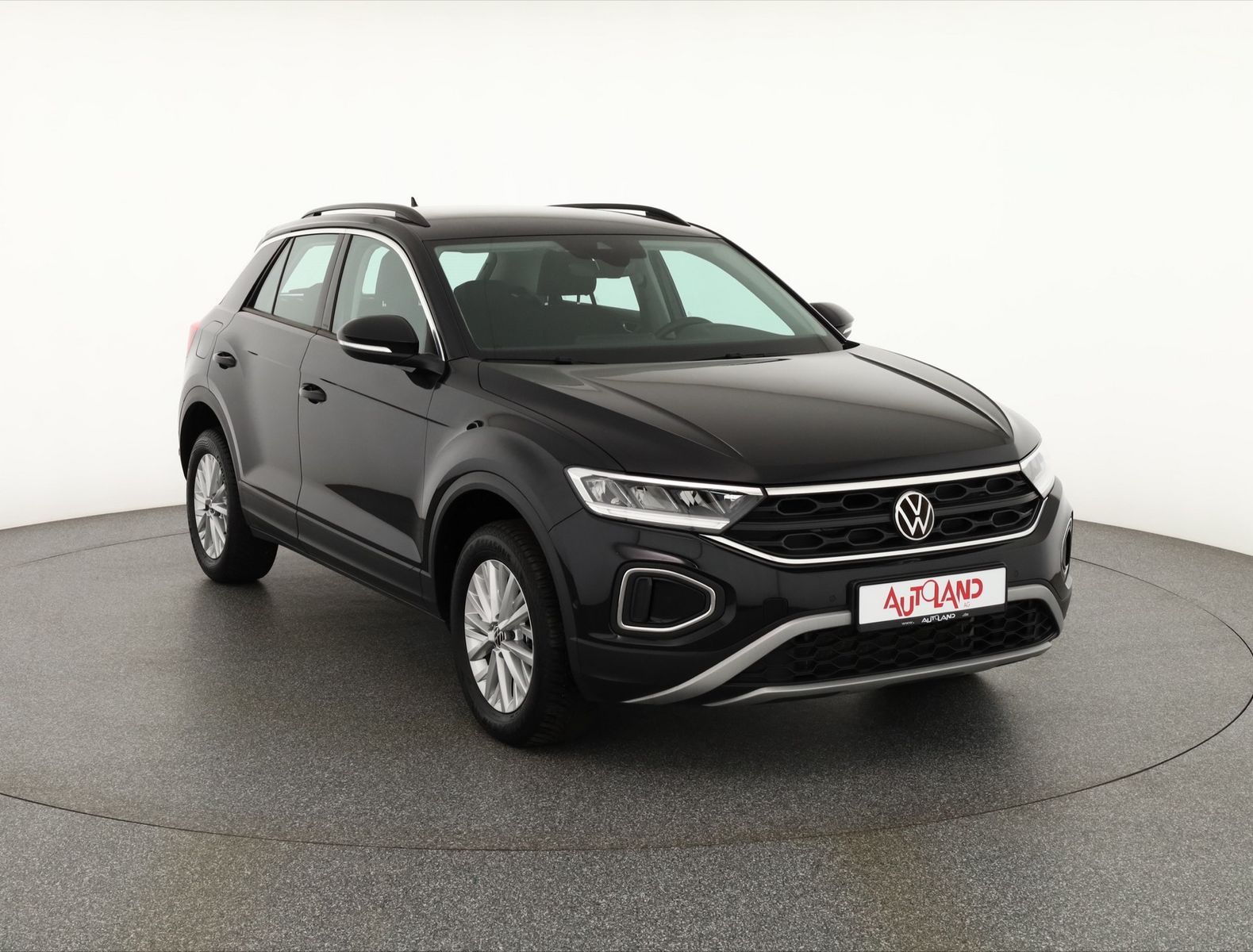 Volkswagen T-Roc 1.5 TSI DSG - Samsaru's Car Outlet