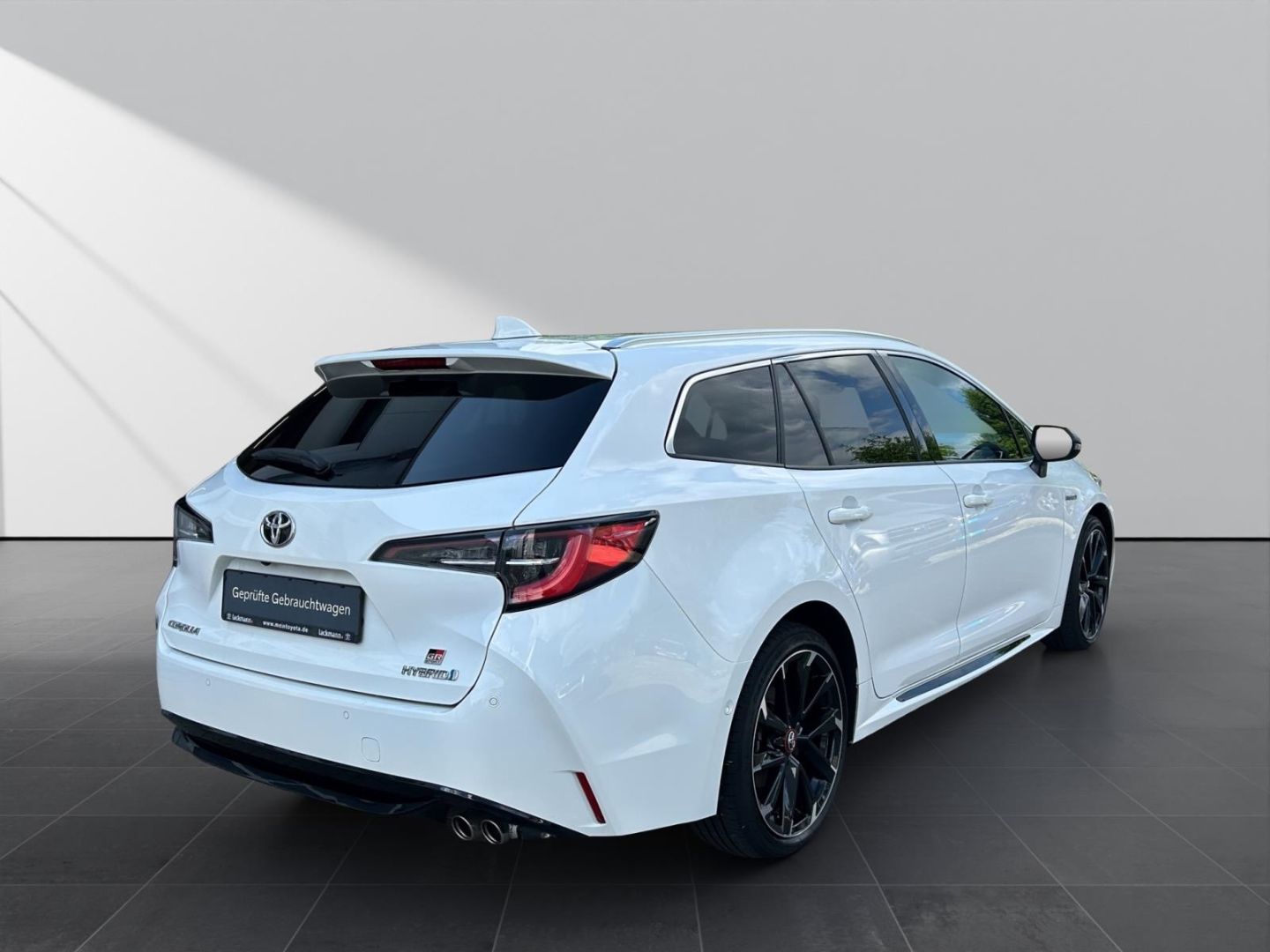 Toyota Corolla 2.0 Touring Sports Hybrid GR Sport - Samsaru's Car Outlet