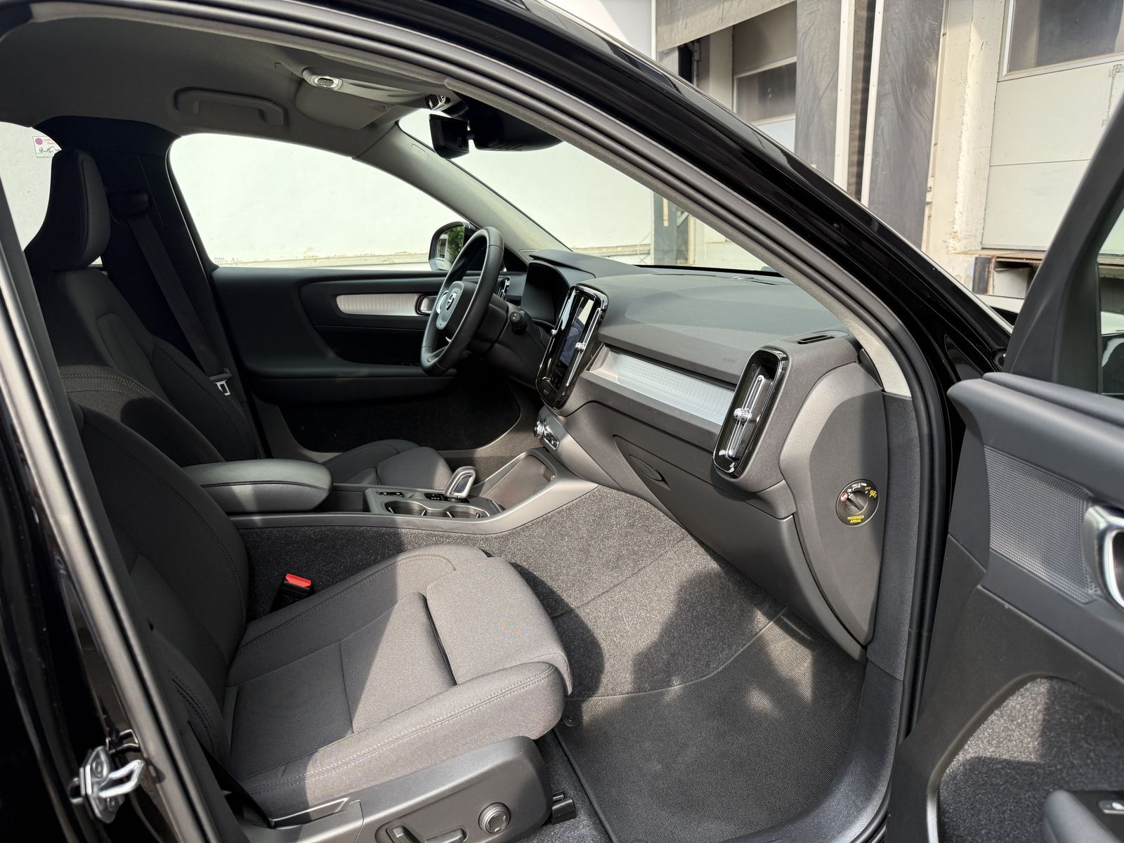 Volvo XC40 R Design Expression Recharge Plug-In Hybrid